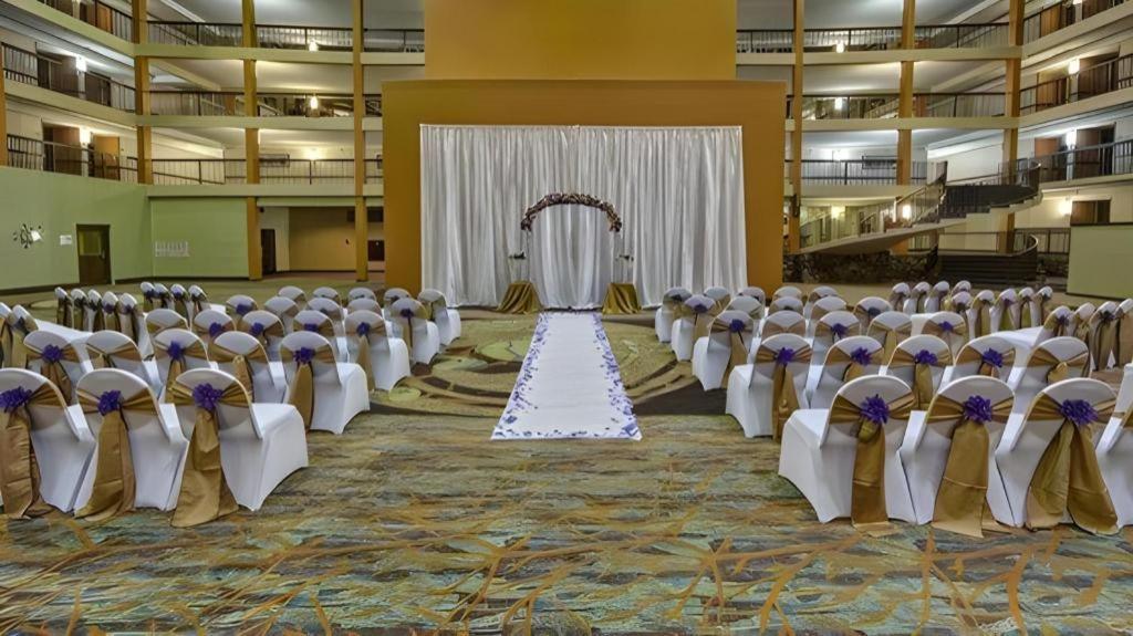 Clarion Hotel & Suites Conference Center Memphis Airport Exterior foto